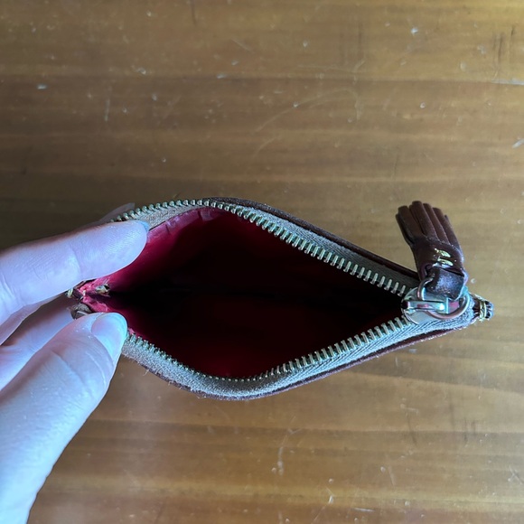 SOLD - DOONEY & BOURKE ALL WEATHER LEATHER ZIP COIN POUCH - Picture 3 of 4